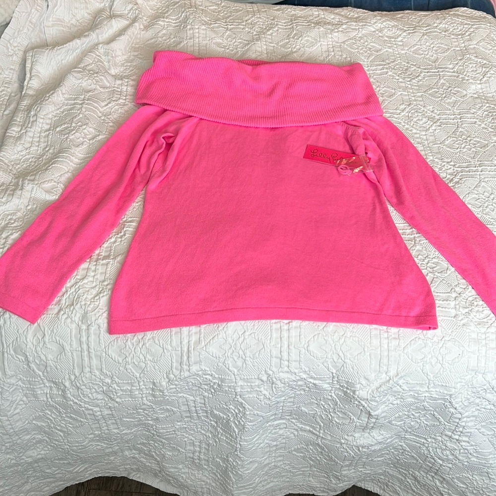 Gorgeous pink Lilly Pulitzer sweater that may be worn off the shoulder NWT LG